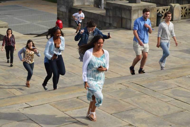 Die Rocky Steps. Rocky-Fans laufen dort hinauf und hinunter und summen die Melodie von "Gonna Fly Now". Auf Nicht-Fans wirkt das etwas verwunderlich.