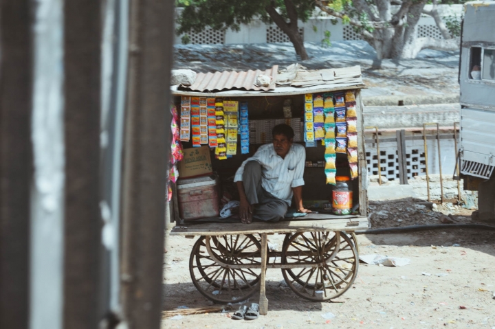 Indien in Bildern Gemischtwarenhändler in Jaipur