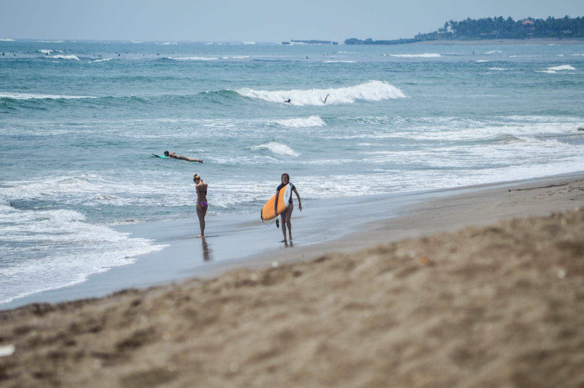 Surferin am Old Man Canggu Bali
